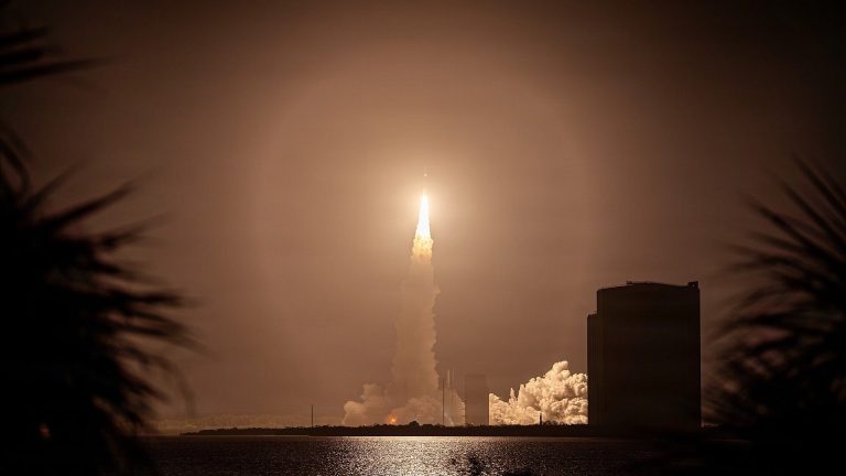 Atlas V rocket carrying Amazon Leo satellites lifts off from Cape Canaveral