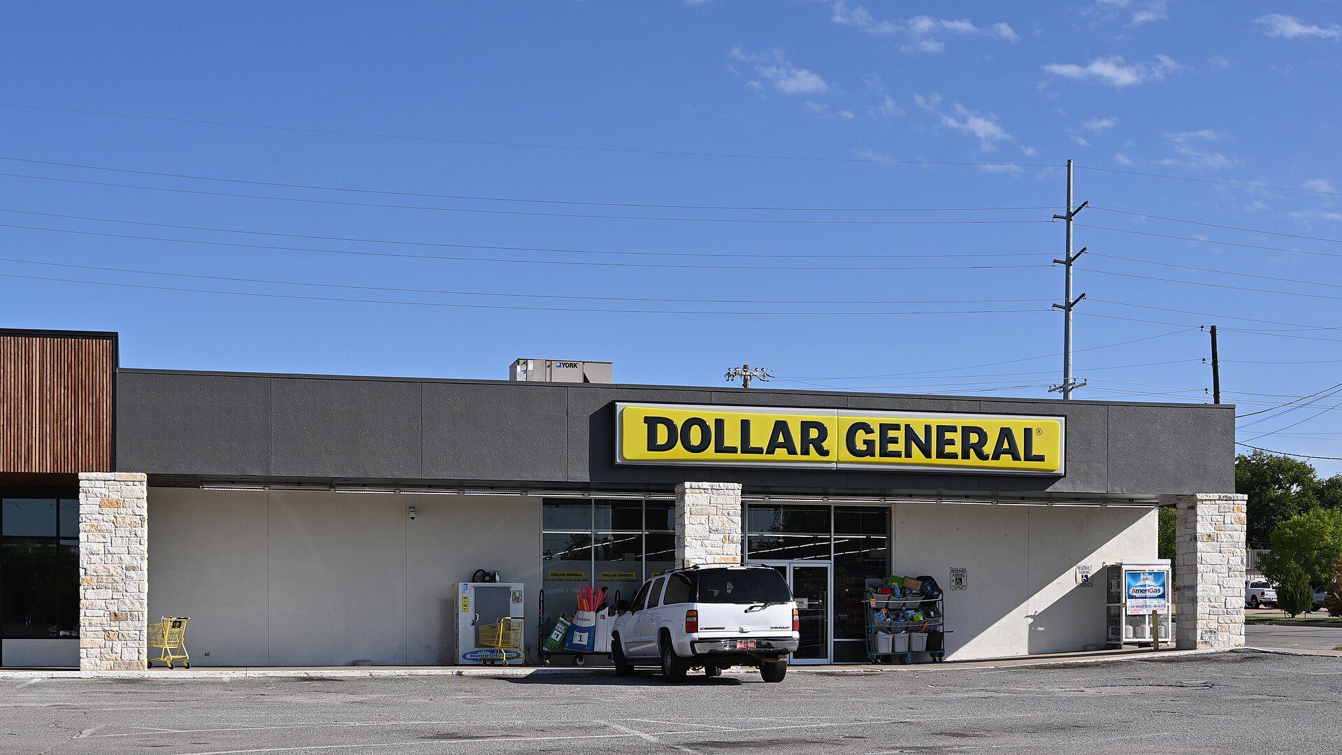 Dollar General store front in Sapulpa, Oklahoma
